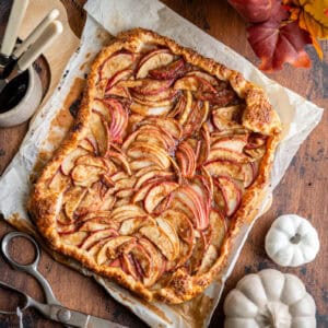 pumpkin spice apple galette.