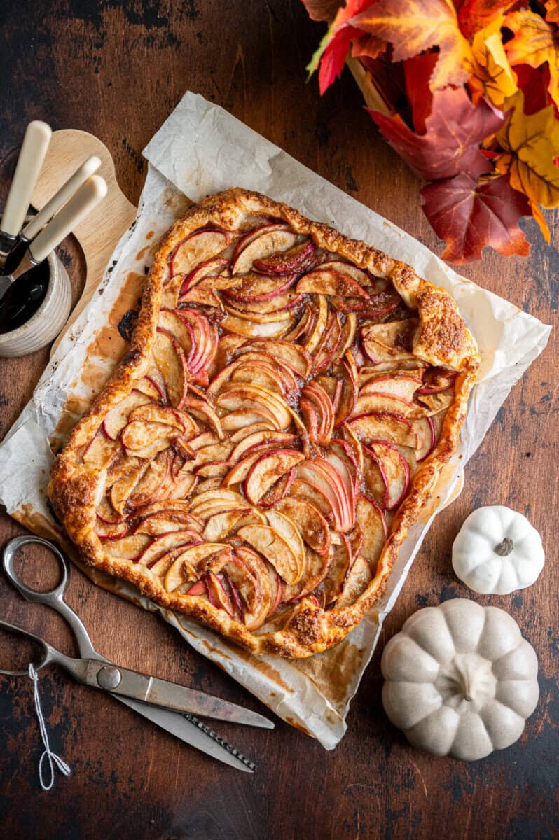 pumpkin spice apple galette.