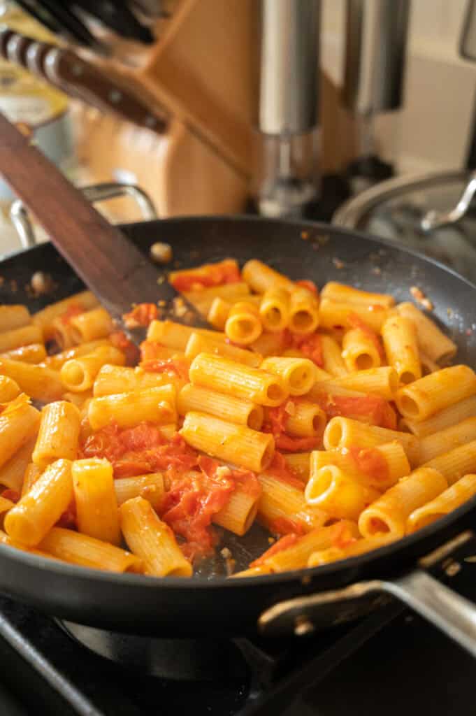 rigatoni bruschetta pasta in a pan.