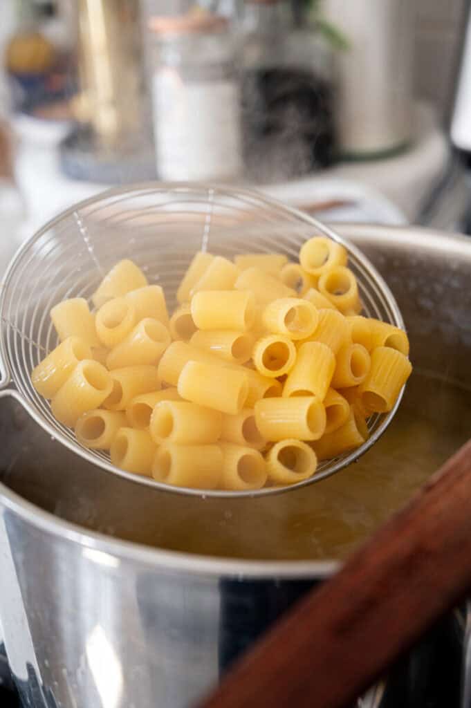rigatoni in a pot.