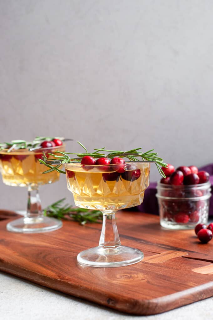 White Cranberry Mulled Wine in glasses