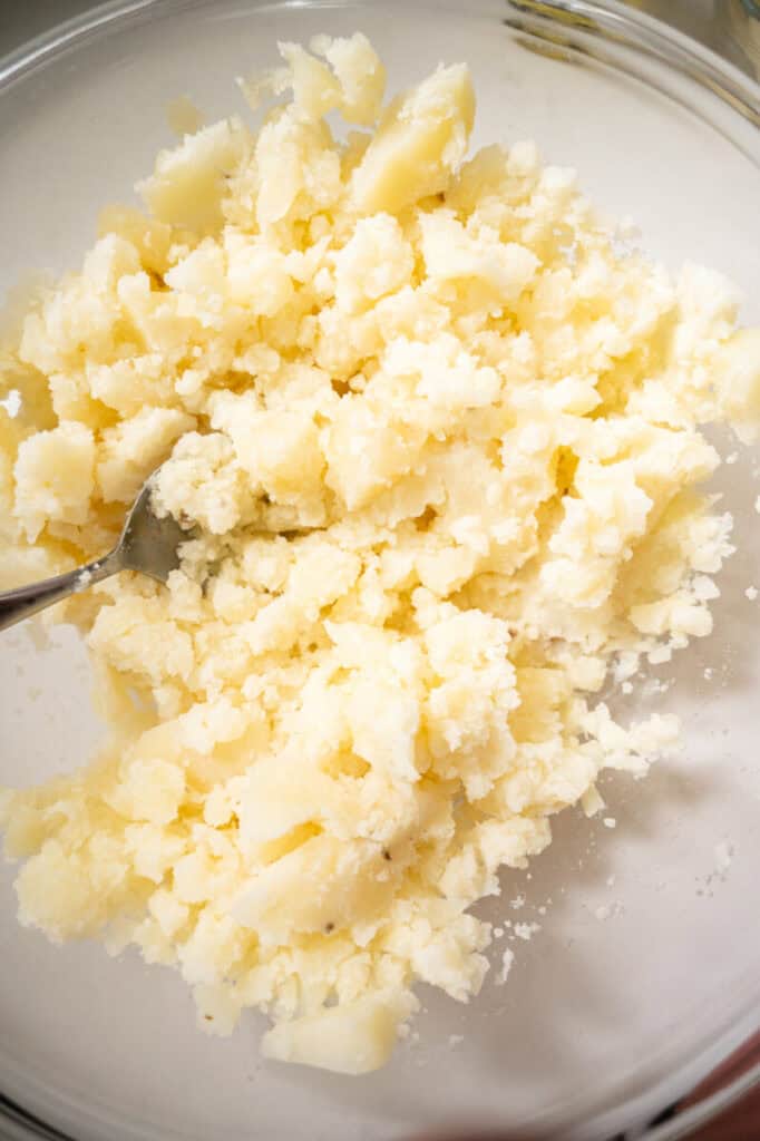 potatoes mashed in a bowl.
