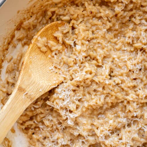 close up cacio e pepe risotto.