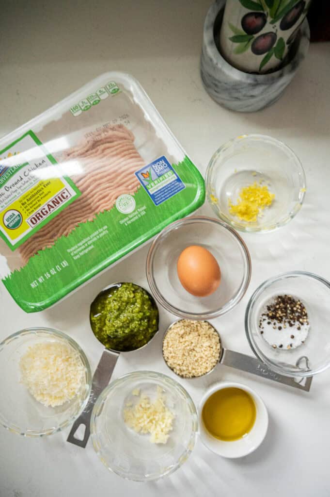 pesto chicken meatball ingredients.